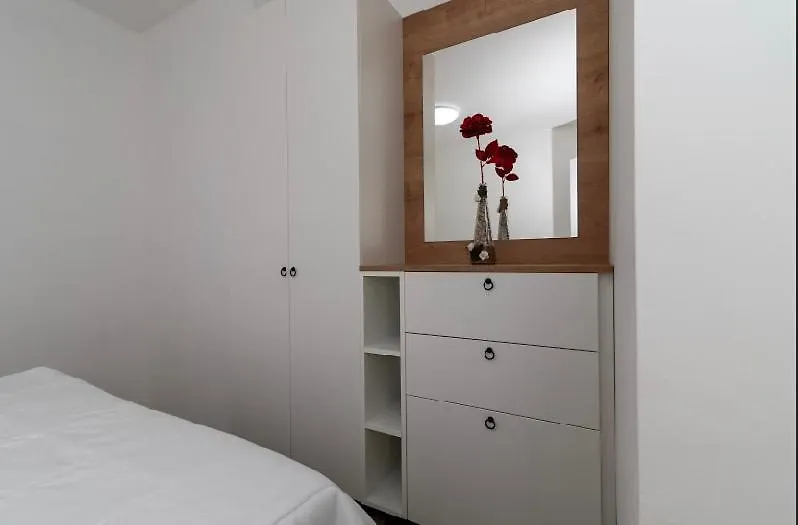 Small Private House With A Terrace Trogir 0*,